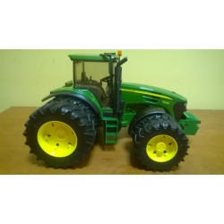 Zabawka Ciągnik John Deere 7930