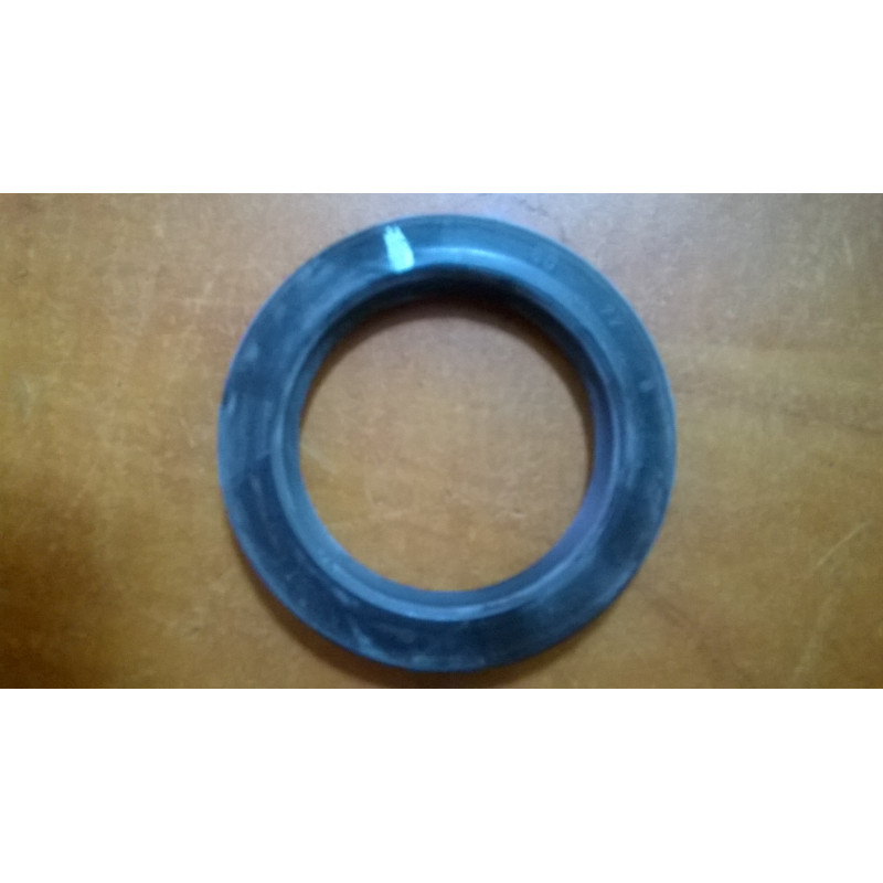 Uszczelniacz Zetor 50*72*8 16108902
