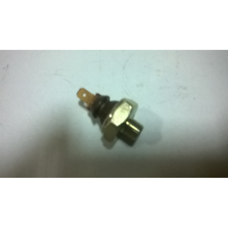 Czujnik ciśnienia oleju V887283760