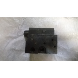 Korpus rozdzielacza C-385 88413110