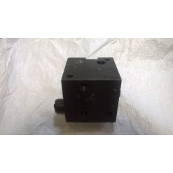 Korpus rozdzielacza C-385 88413110