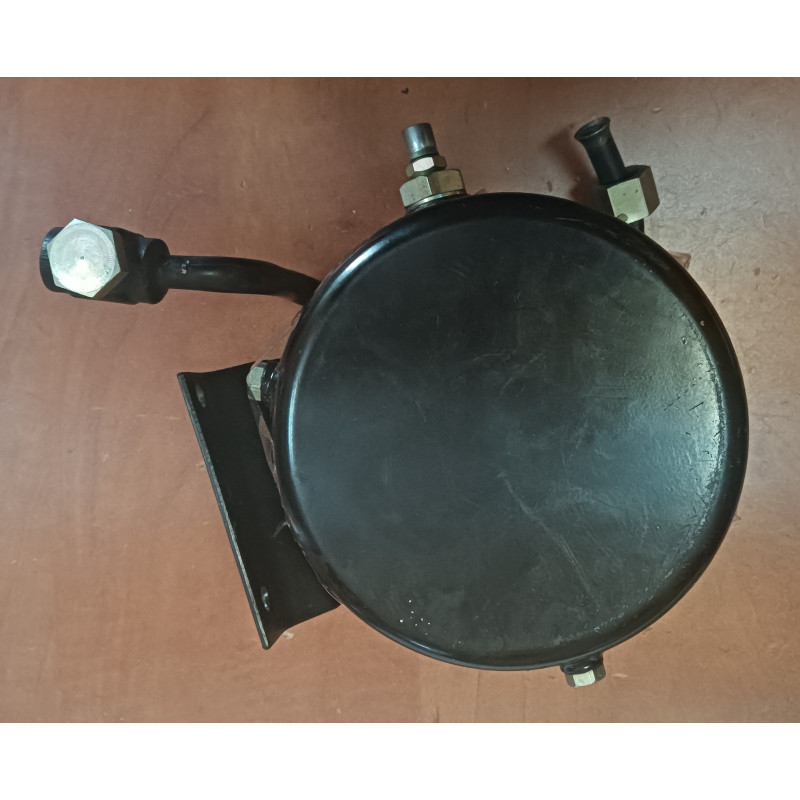 Zbiornik hydrauliczny układu kierowniczego 7009975M91