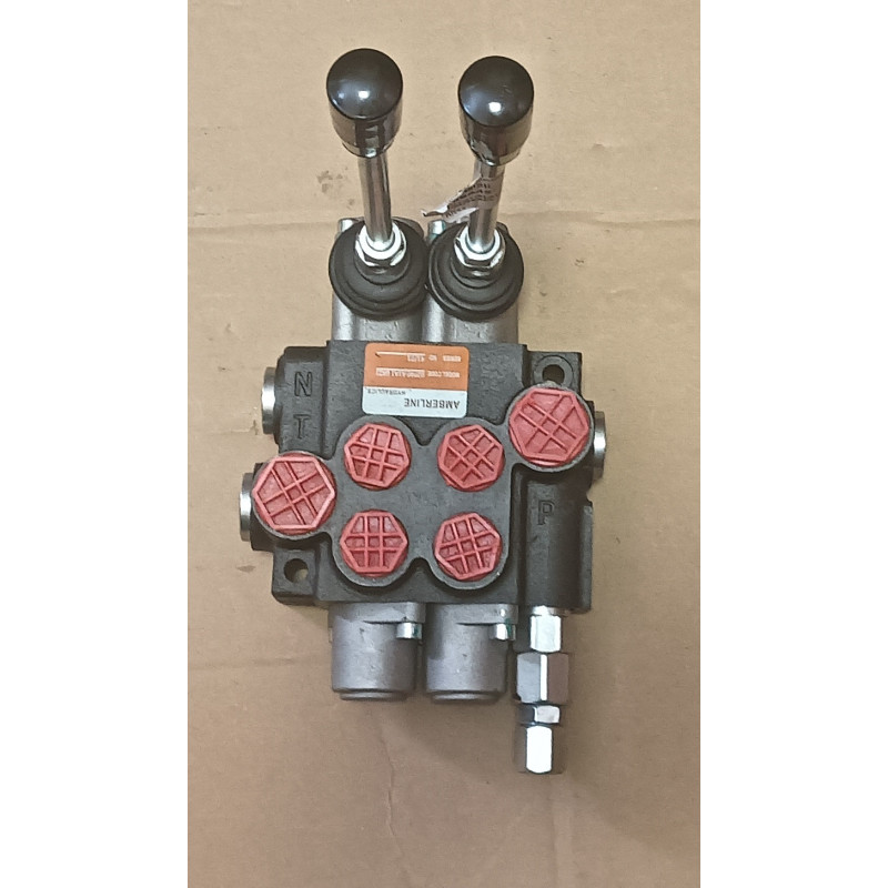 Rozdzielacz hydrauliczny dwusekcyjny AK44